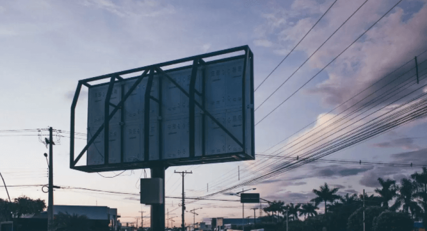 CONSTRUÇÃO DE OUTDOOR EM FLORESTAL