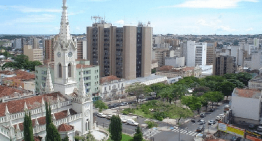 CONSTRUÇÃO PLACA DE OUTDOOR EM UBERABA